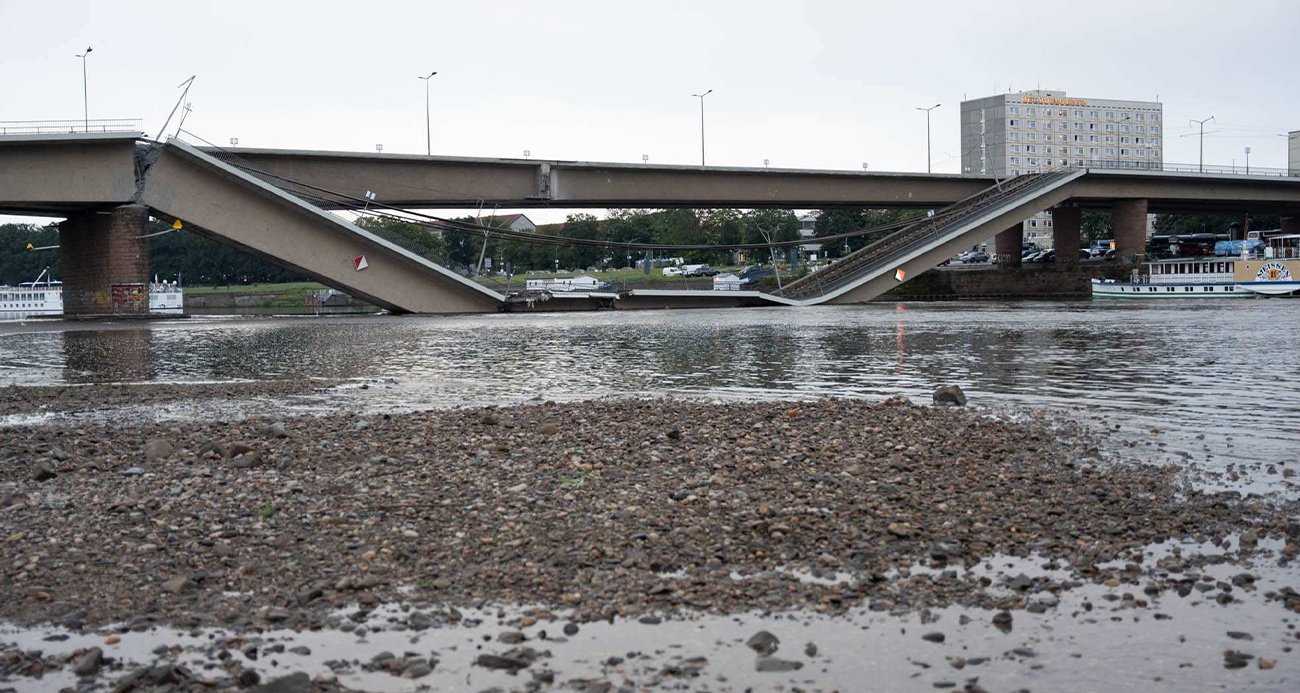 Almanya’da köprü çöktü
