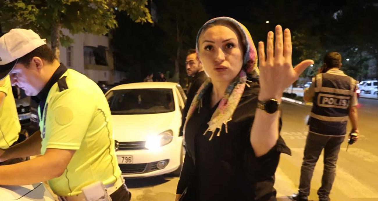 Polise “Kamu personeleyim” dedi, yasal olmayan işlem teklif etti