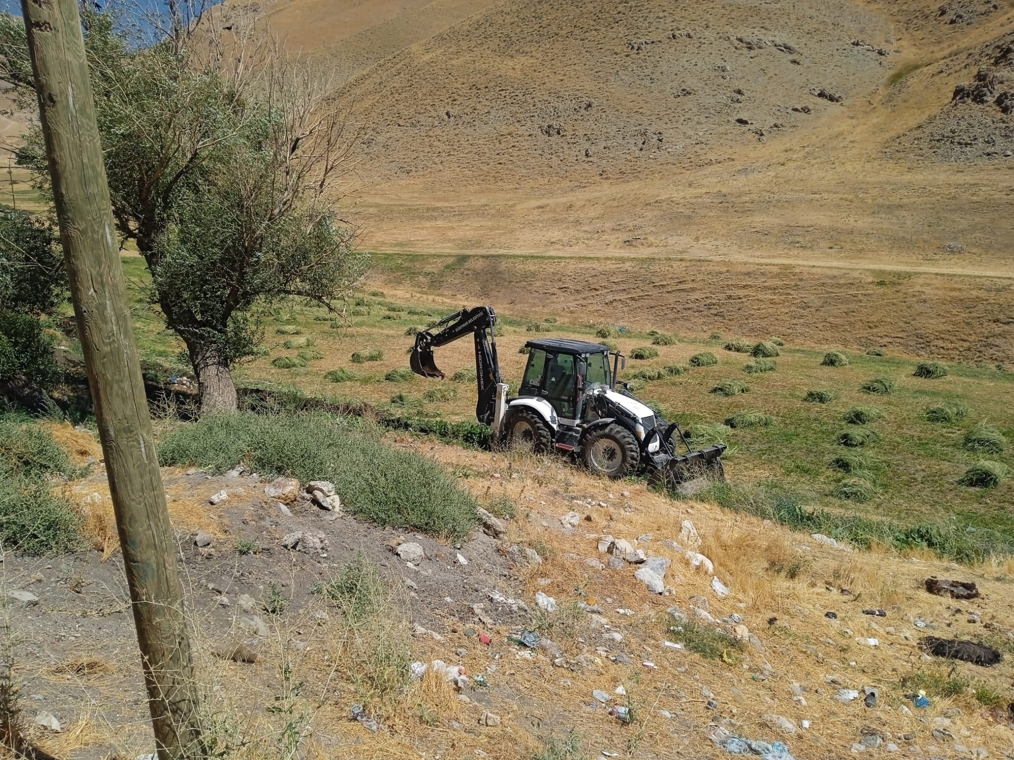 Gürpınar Belediyesi çiftçilerin taleplerini yerine getirdi