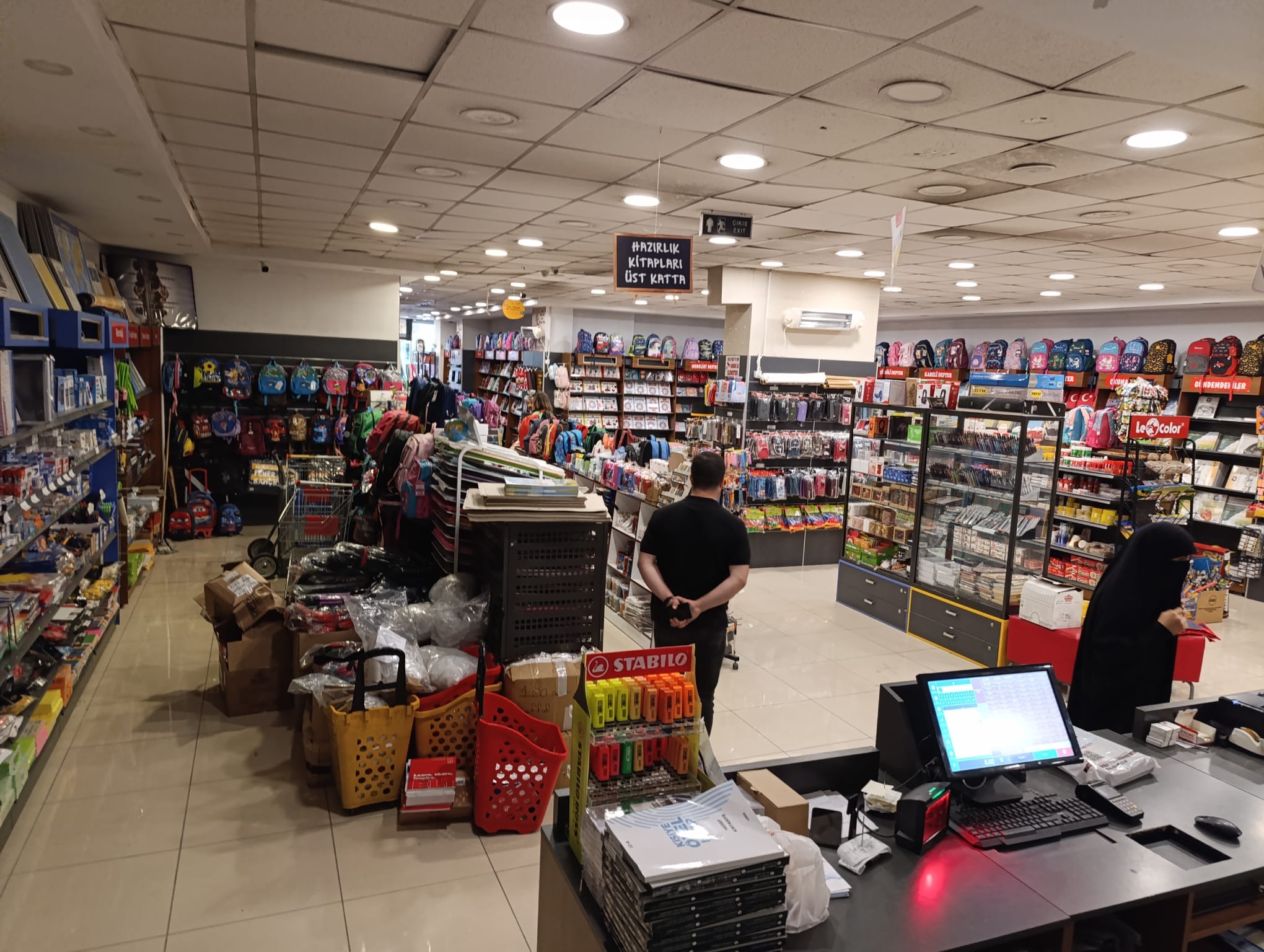 Vanlı velileri okul telaşı sardı!