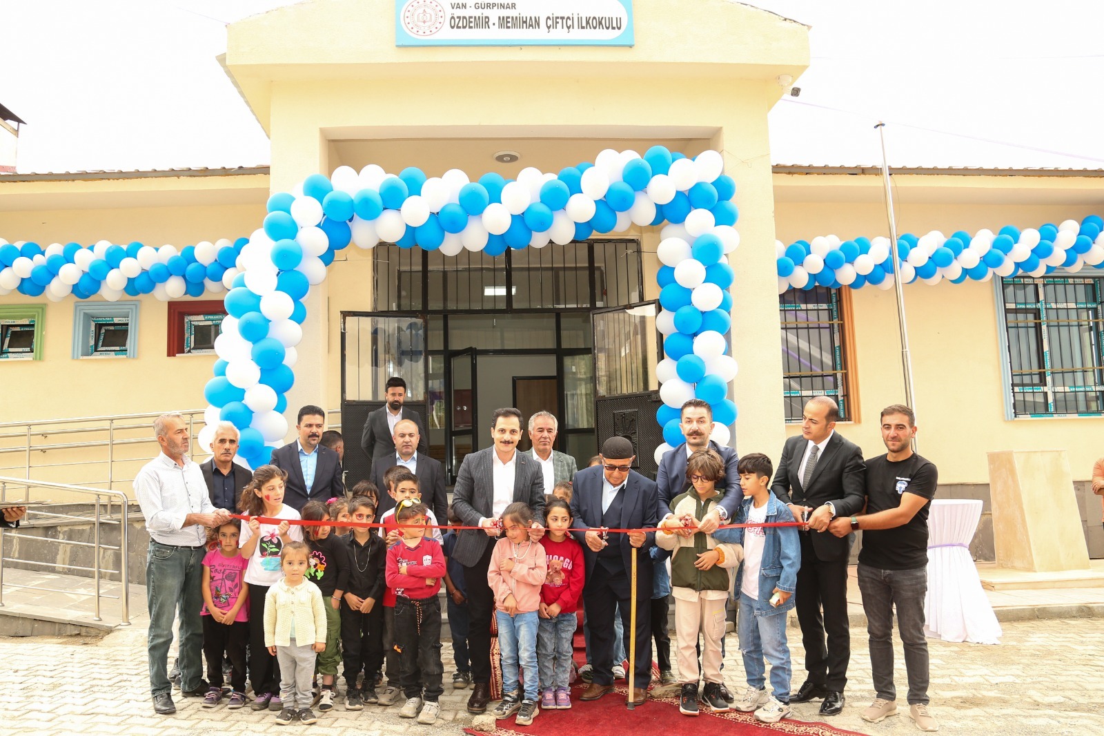 Gürpınar’da 2 derslikli okulun açılışı yapıldı