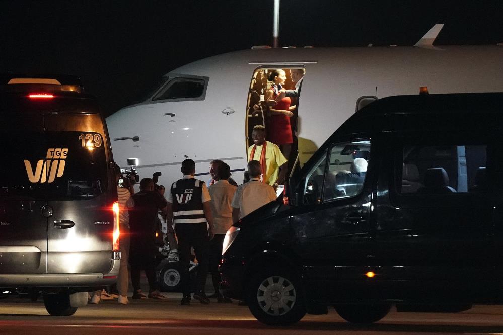 Galatasaray’ın yeni transferi  Osimhen, İstanbul’a geldi