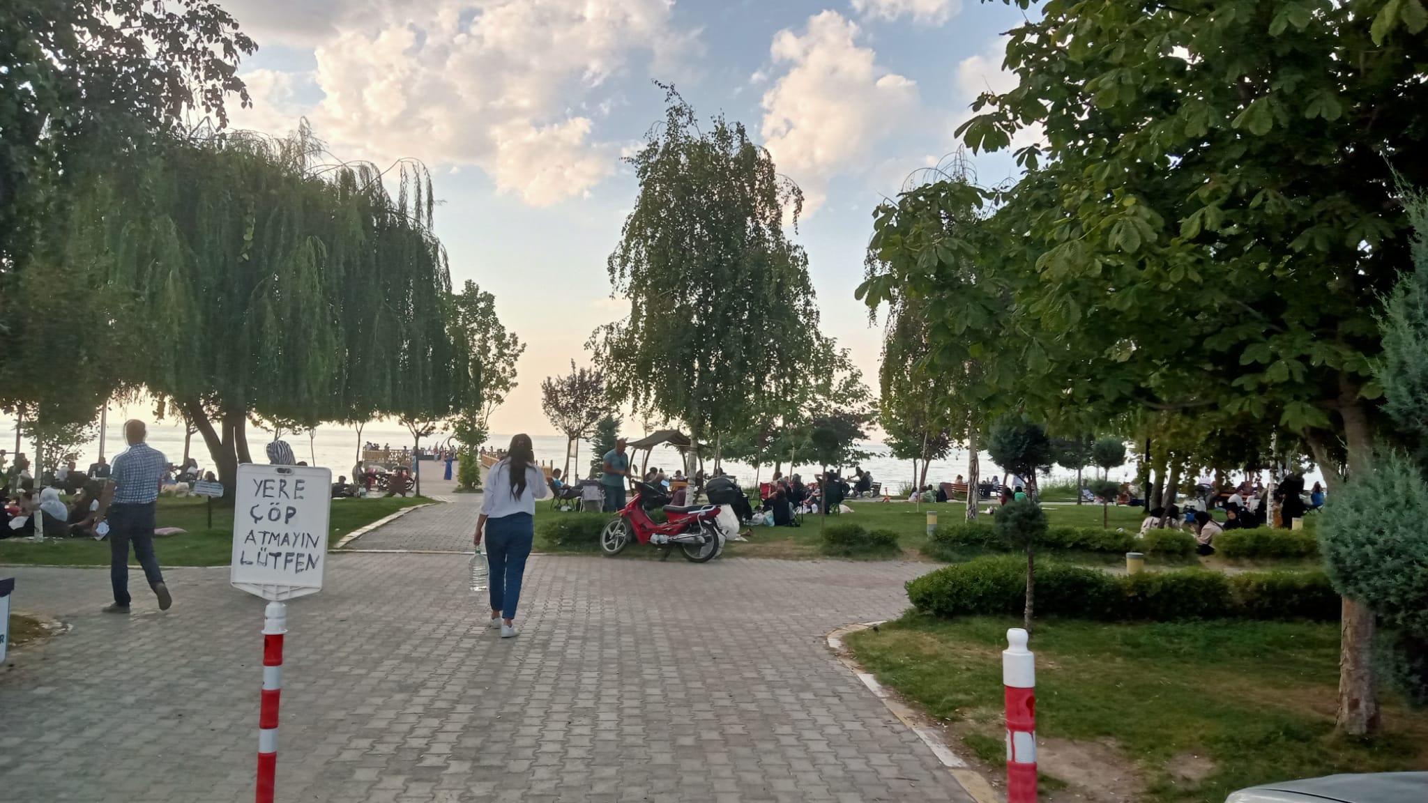 Van’da mesire alanları doldu taştı!