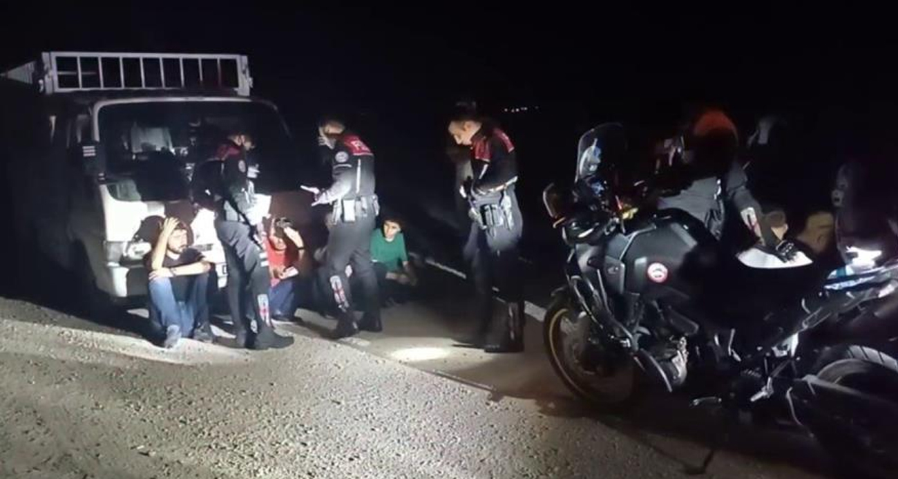 Şüphe üzerine durdurulan araçtan cephanelik çıktı