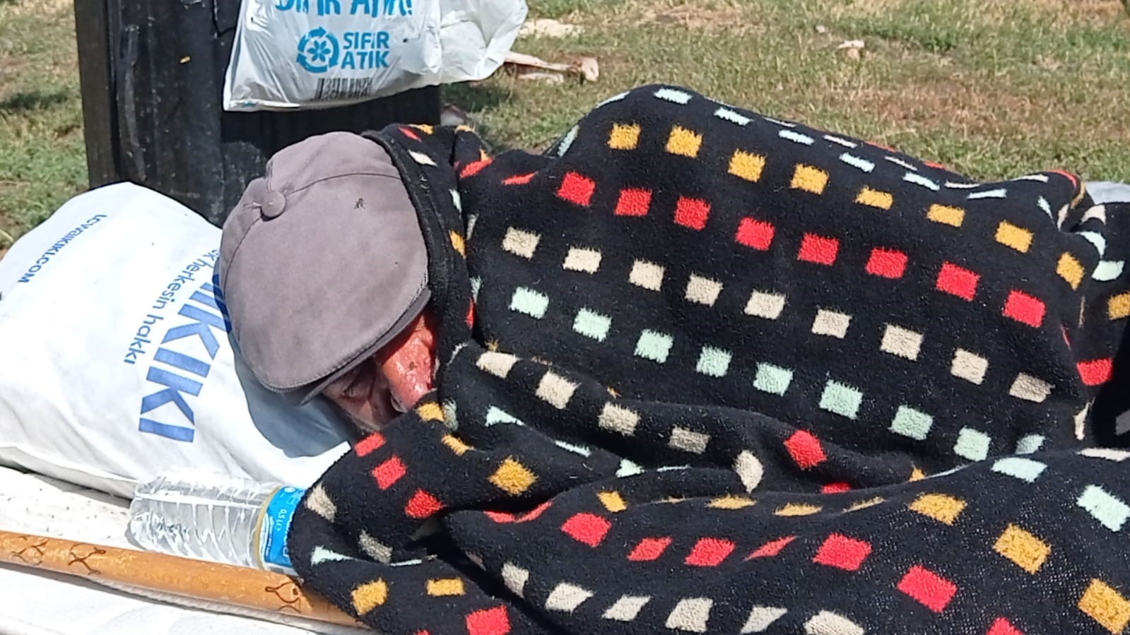 Tam  20 gündür sokakta yatıyor