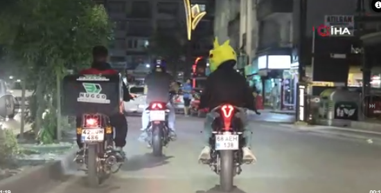 Motosikletli trafik magandaları trafiği tehlikeye soktu