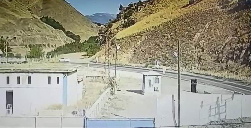 Tunceli’de feci kaza: Otomobilde bulunan aynı aileden 4 kişi kurtarıldı