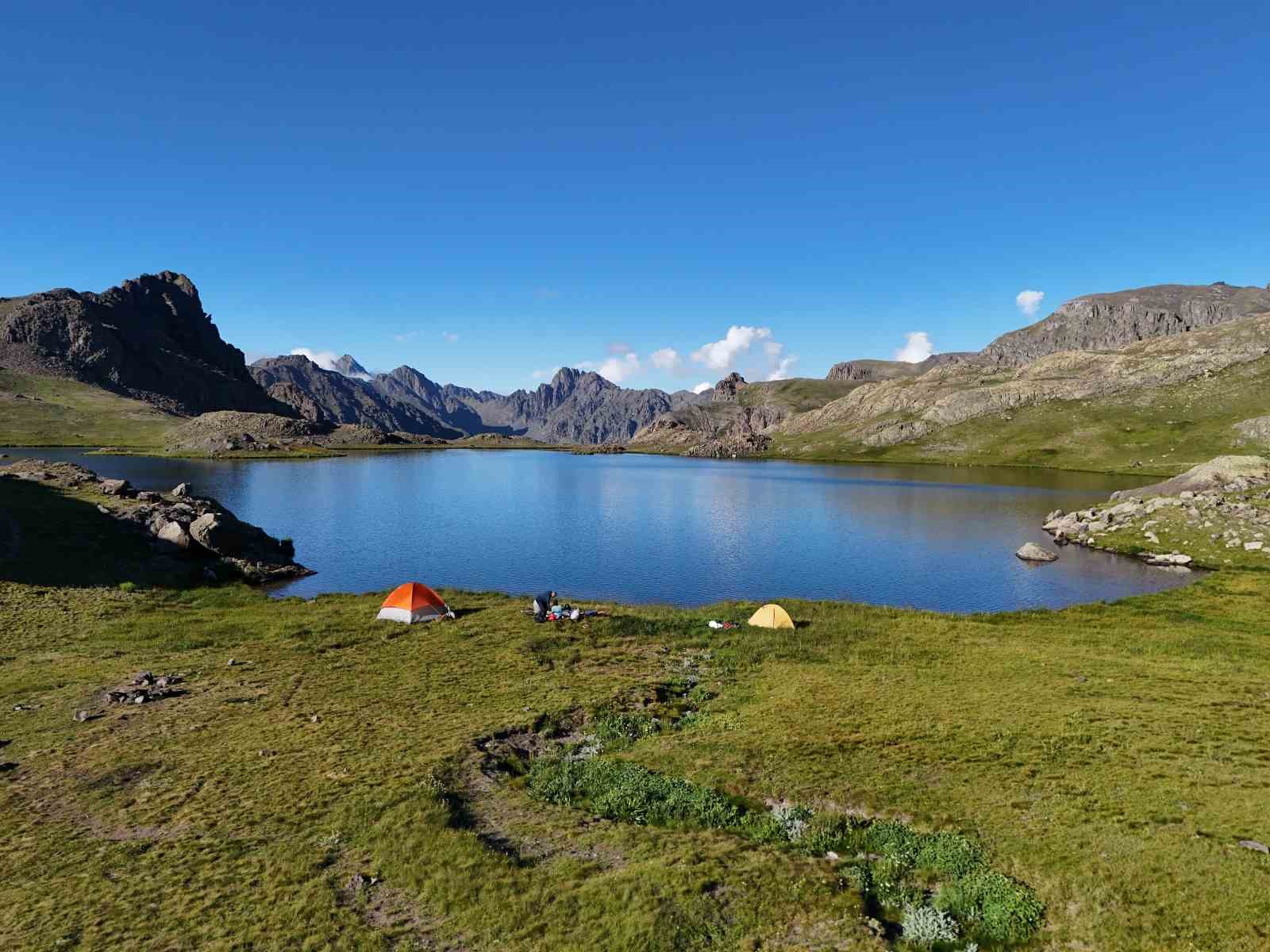 Türkiye’nin eşsiz yerlerinden olan Yedigöller görenleri hayran bırakıyor