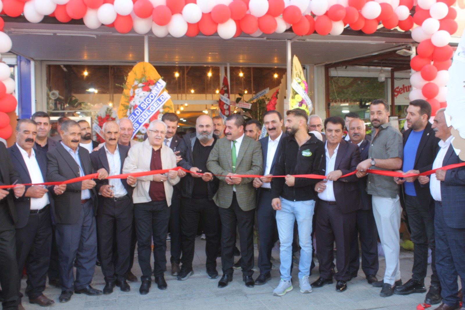 Vanlılara doğal ve organik hizmet sunan Van Süt Çiftliği açıldı