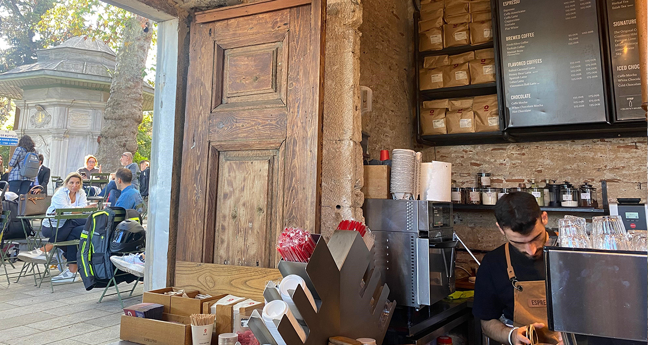 1844 yılında inşa tarihi muvakkithane, kahvehane oldu