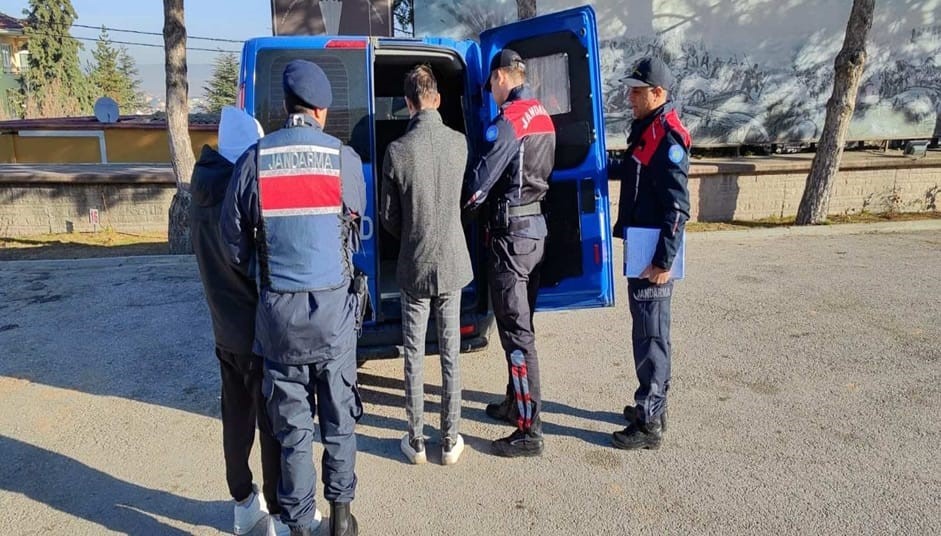 200 göçmen organizatörü ve 4 bin 40 düzensiz göçmen yakalandı