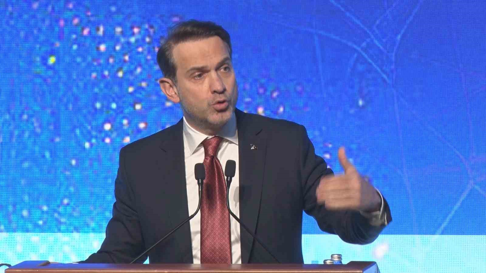 Bakan Bayraktar: “Yaklaşık 30 yıl içerisinde Türkiye’nin karbon nötr bir ekonomi olma hedefi var”