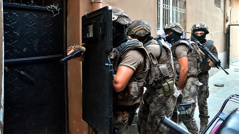45 ilde DAİŞ operasyonu: yüzlerce kişi gözaltına alındı