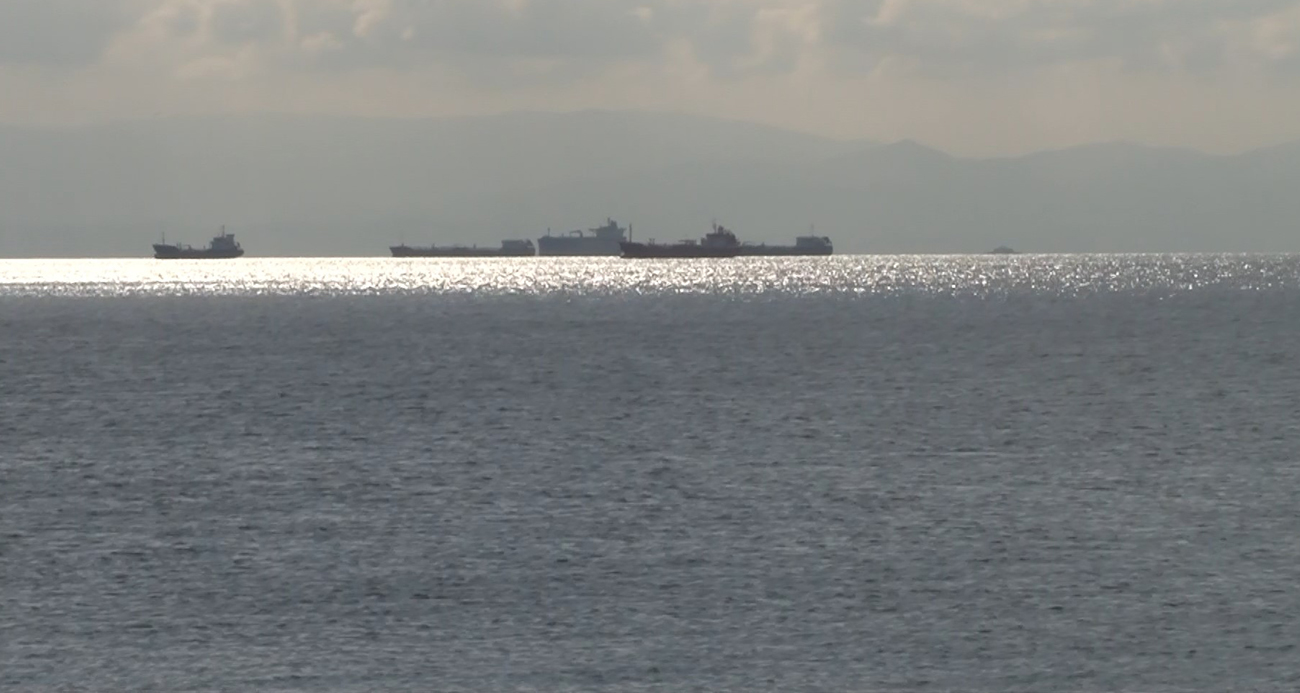 Pendik açıklarında gemi yangını