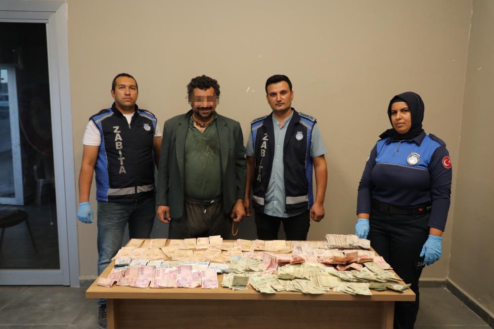 Dilencinin günlük kazancı dudak uçuklattı