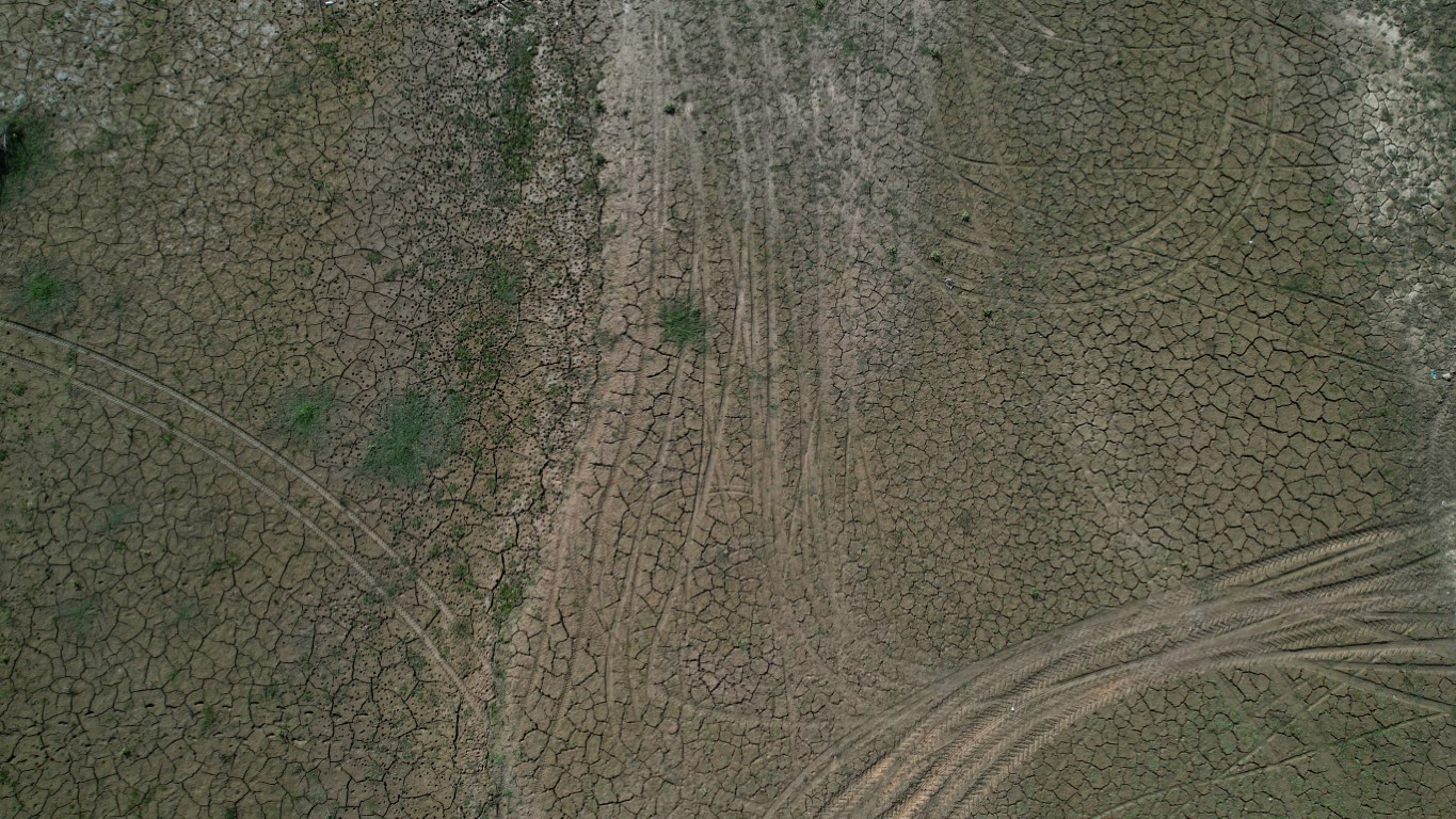 Göl, çöle döndü