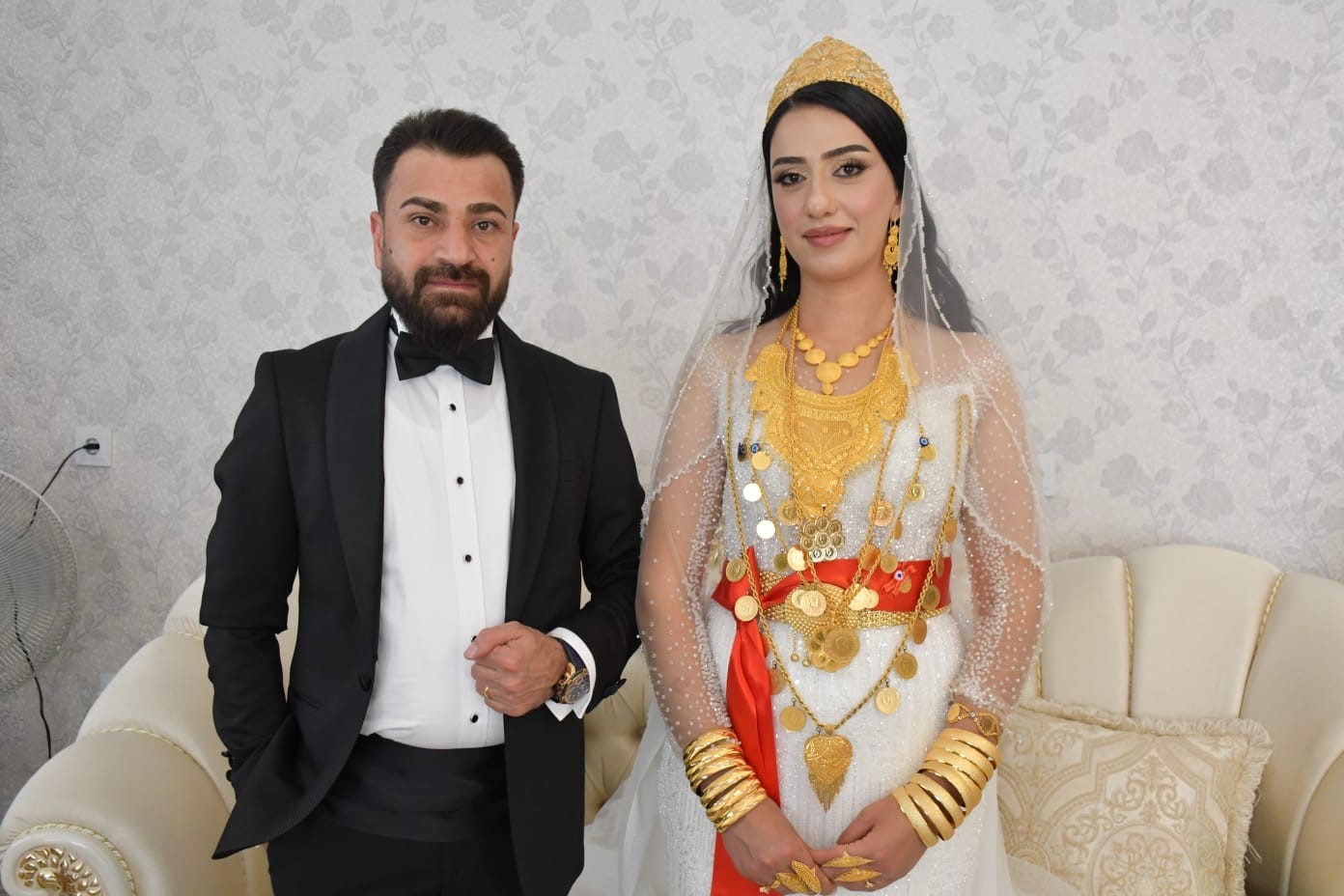 Van’da geline 4 kilo altın, damada 10 milyon TL takıldı