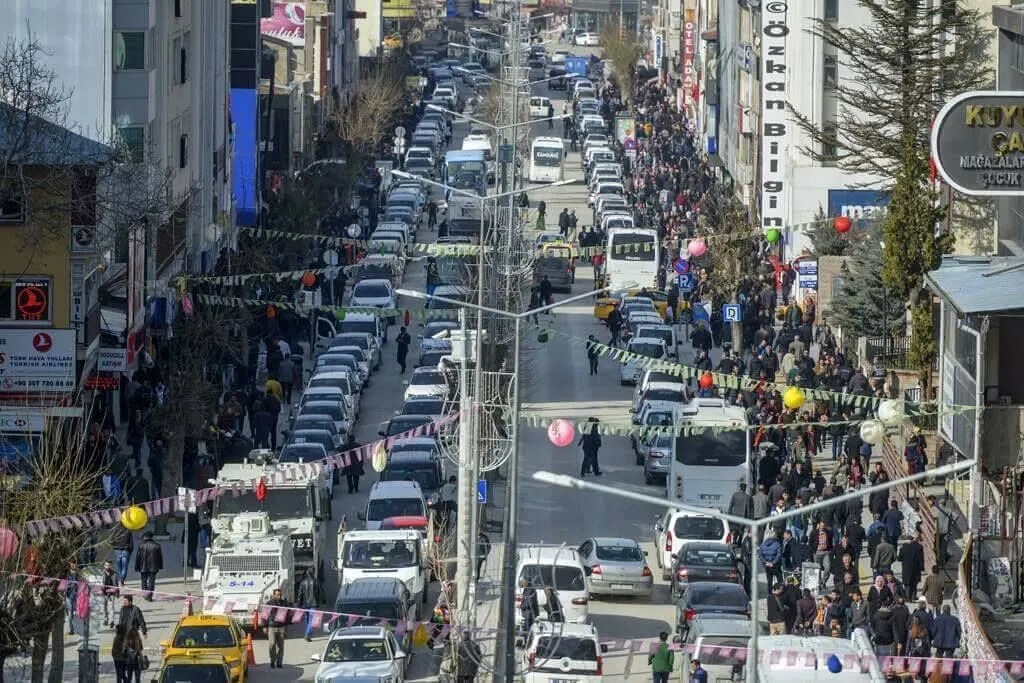 Van’ın Cumhuriyet Caddesi trafiğe kapatılıyor!