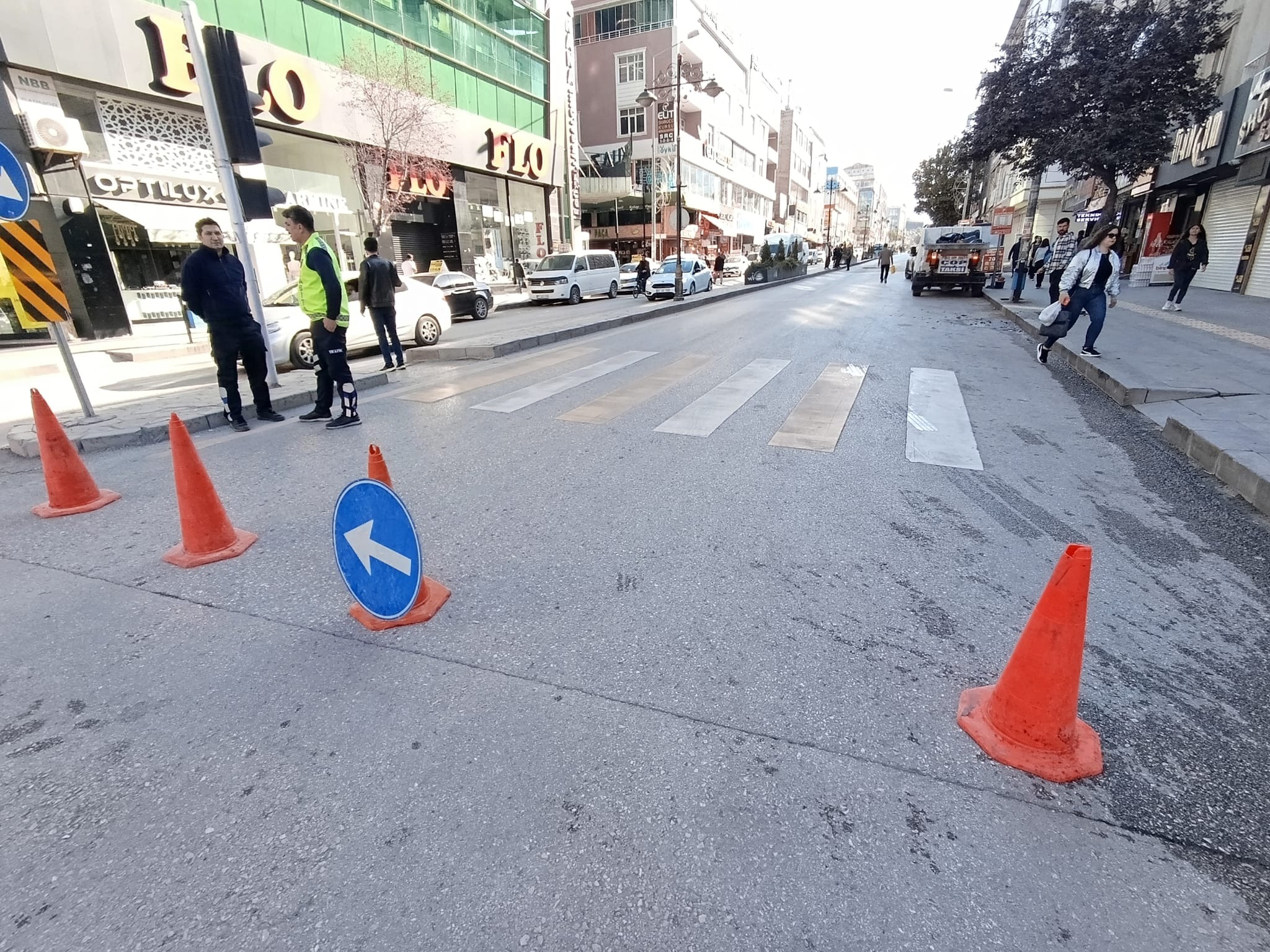 Van’ın işlek caddesi araç trafiğine kapatıldı! İşte nedeni…