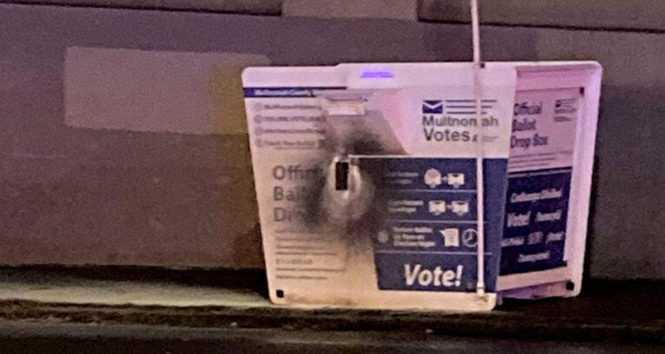 Amerika’da erken oy kullanılan seçim sandıkları kundaklandı