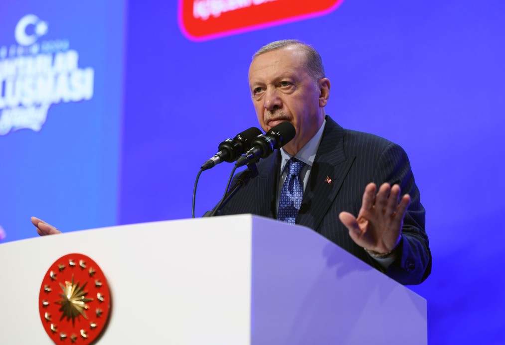 Cumhurbaşkanı Erdoğan: “Netanyahu denilen gözü dönmüş caninin elinde Amerikası, Avrupası, BM Güvenlik Konseyi adeta oyuncak olmuş durumda”