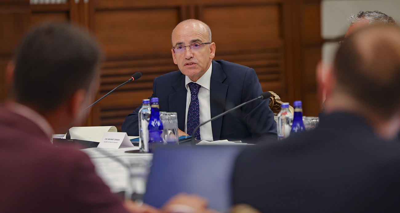 Bakan Şimşek’ten önemli mesajlar: “Savunma projelerine kaynak gerekiyor”