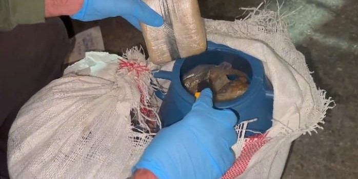 Balık varillerinden  uyuşturucu çıktı