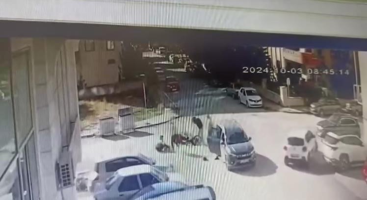Elazığ’da motosiklet ile otomobilin çarpışma anı kameralara yansıdı