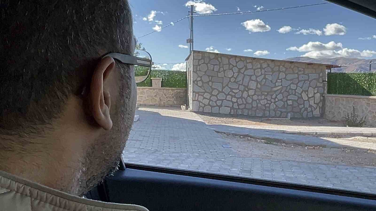 Engelli kedisi için 60 kilometre yol gidiyor