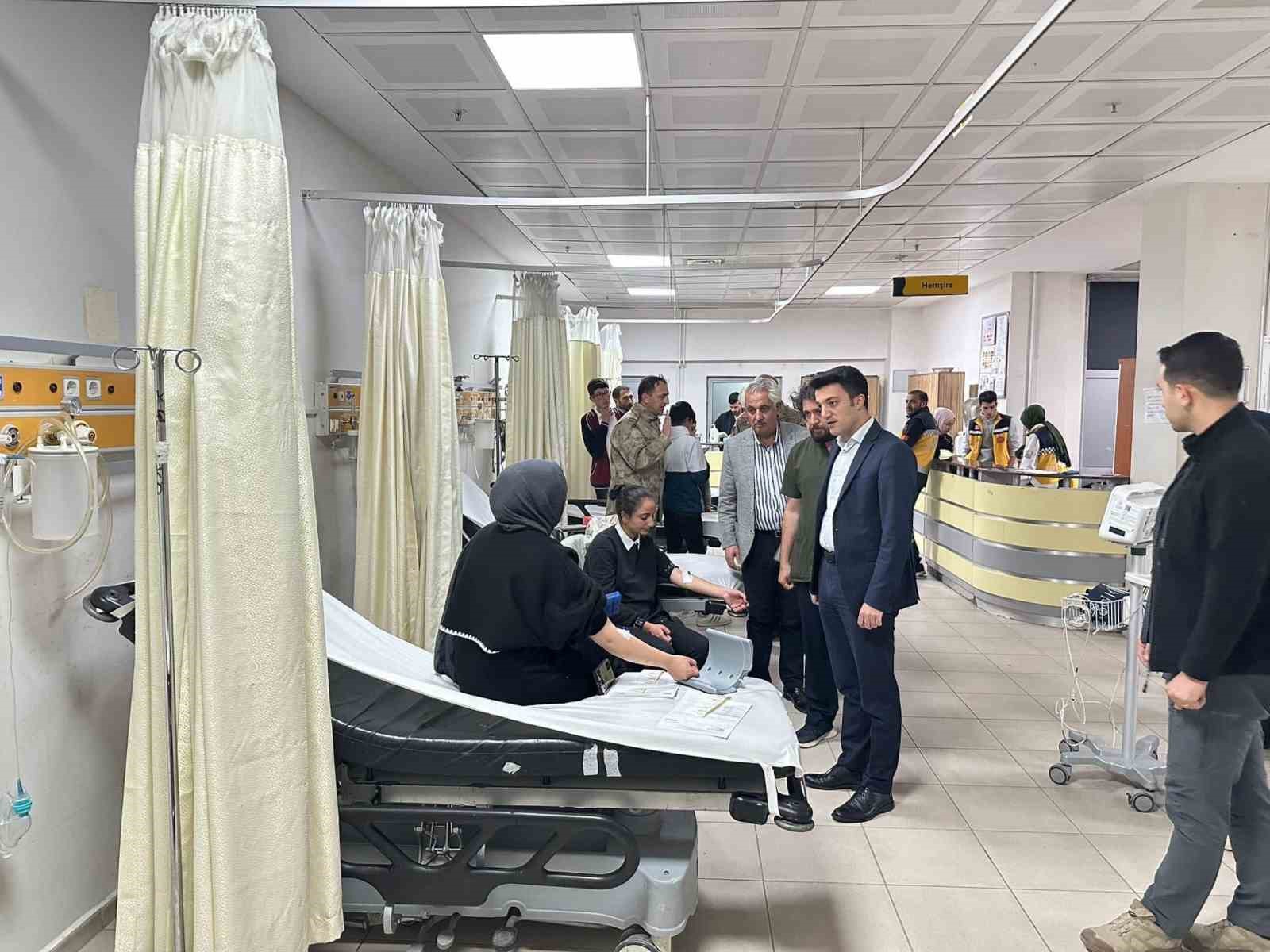 Erzurum’da öğrenci servisi ile kamyonet çarpıştı: 8 yaralı