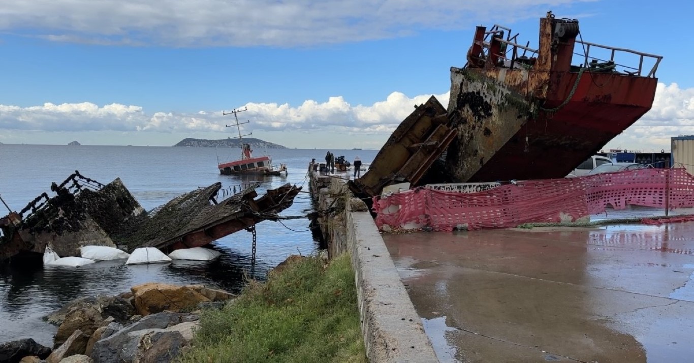 Ayiş Gemisi’nin parçalanma süreci başladı