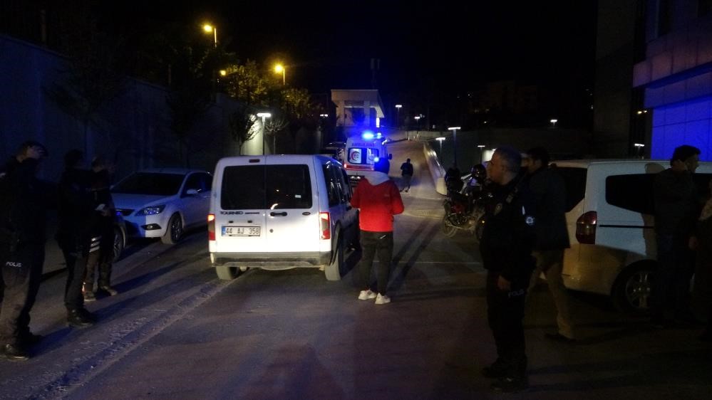 Hafif ticari aracın çarptığı küçük çocuk hayatını kaybetti