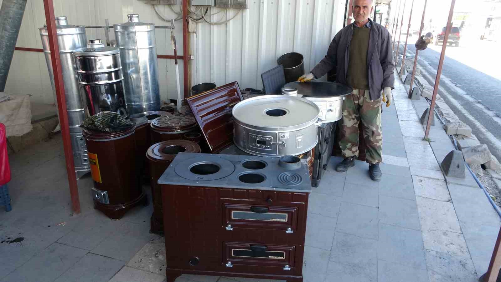 Havaların soğuması ile sobalar satışa çıkarıldı