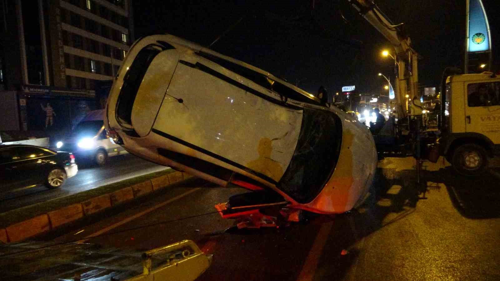 Kontrolden çıkan otomobil takla atıp metrelerce sürüklendi: 5 yaralı