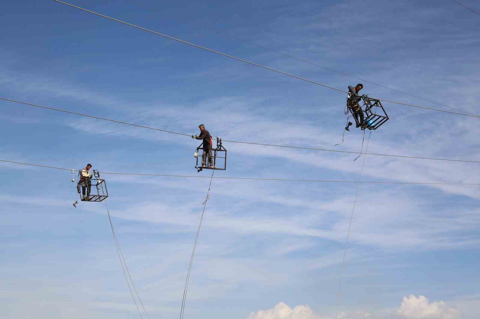 Metrelerce yükseklikte ekmek mücadelesi