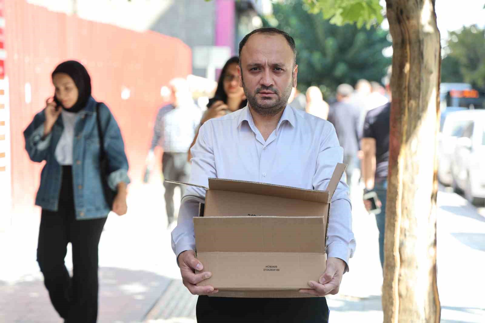 Okuma oranının yükselmesi için Türkiye’nin dört bir yanına kitap gönderiyor