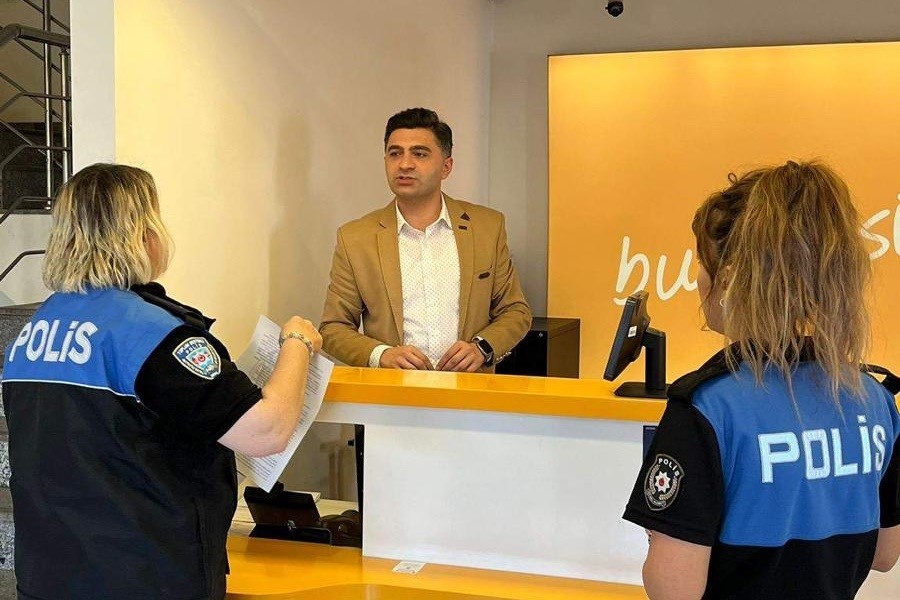 Polis dolandırıcılara karşı vatandaşları uyardı