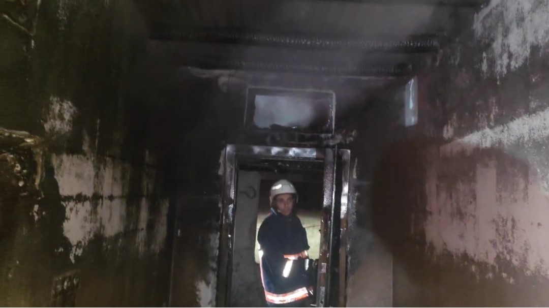 Van’da korkutan ev yangını