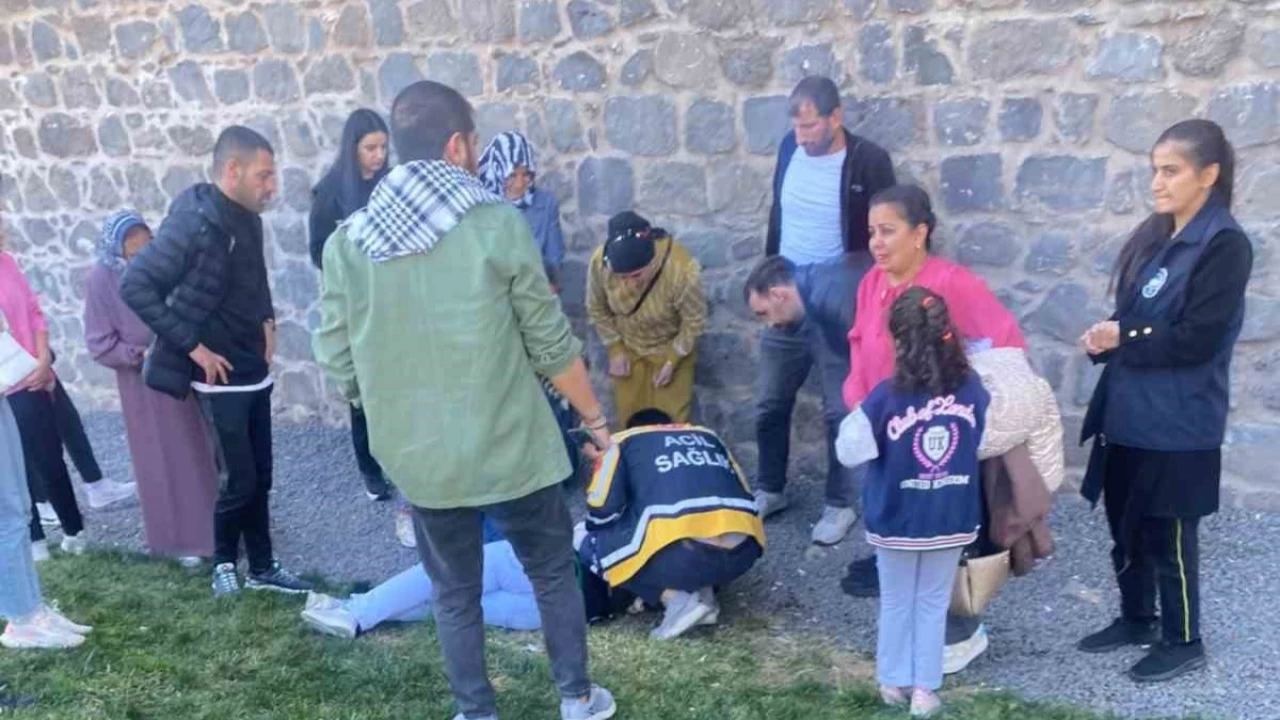 Diyarbakır surlarından düşen Vanlı kız, hayatını kaybetti