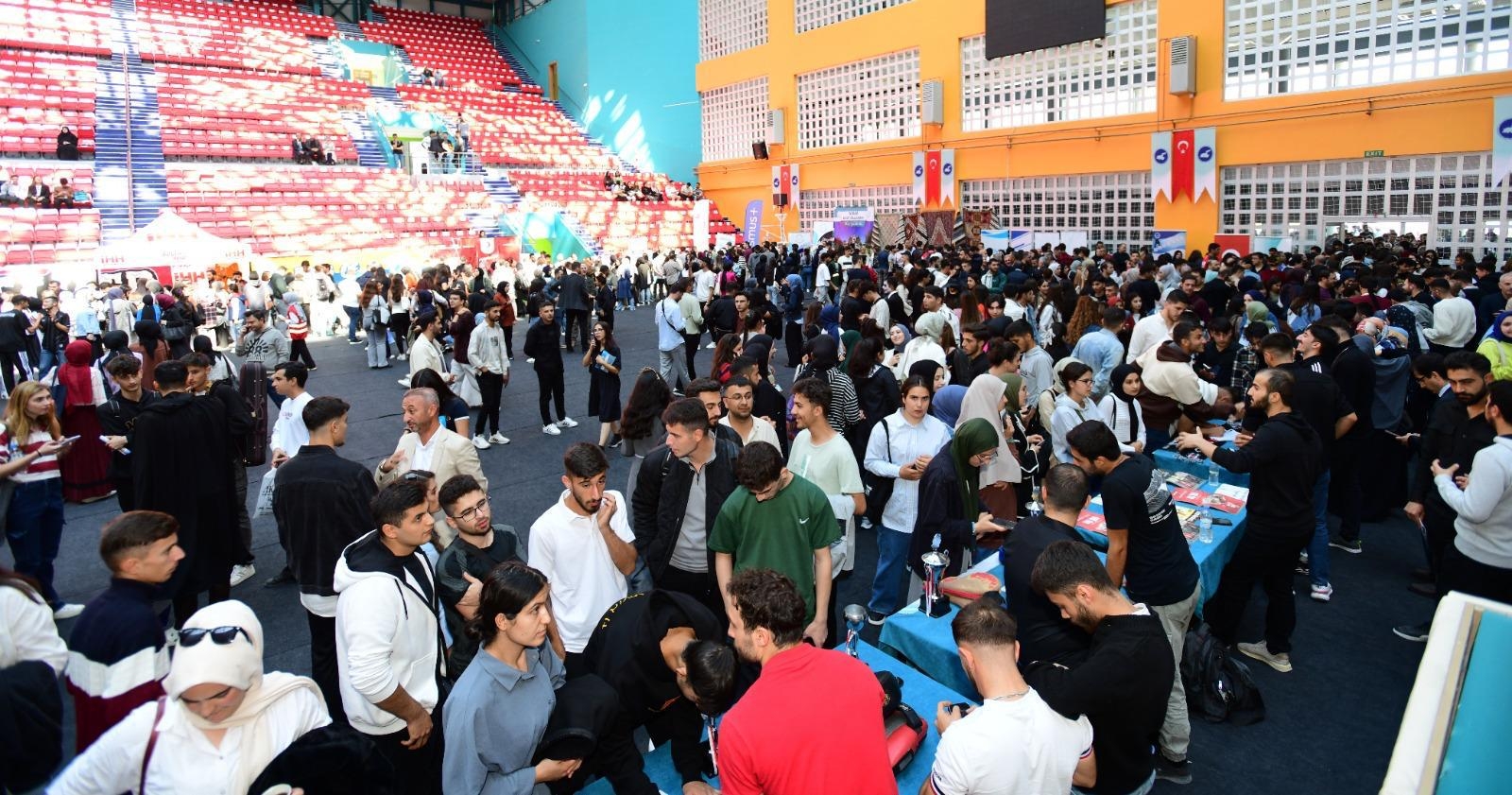 ​YYÜ’de yeni öğrencilere yönelik tanıtım etkinliği