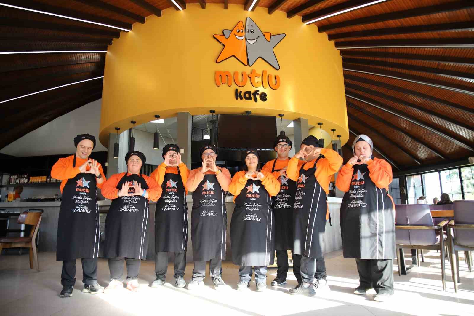 Bu kafede herkes çok mutlu