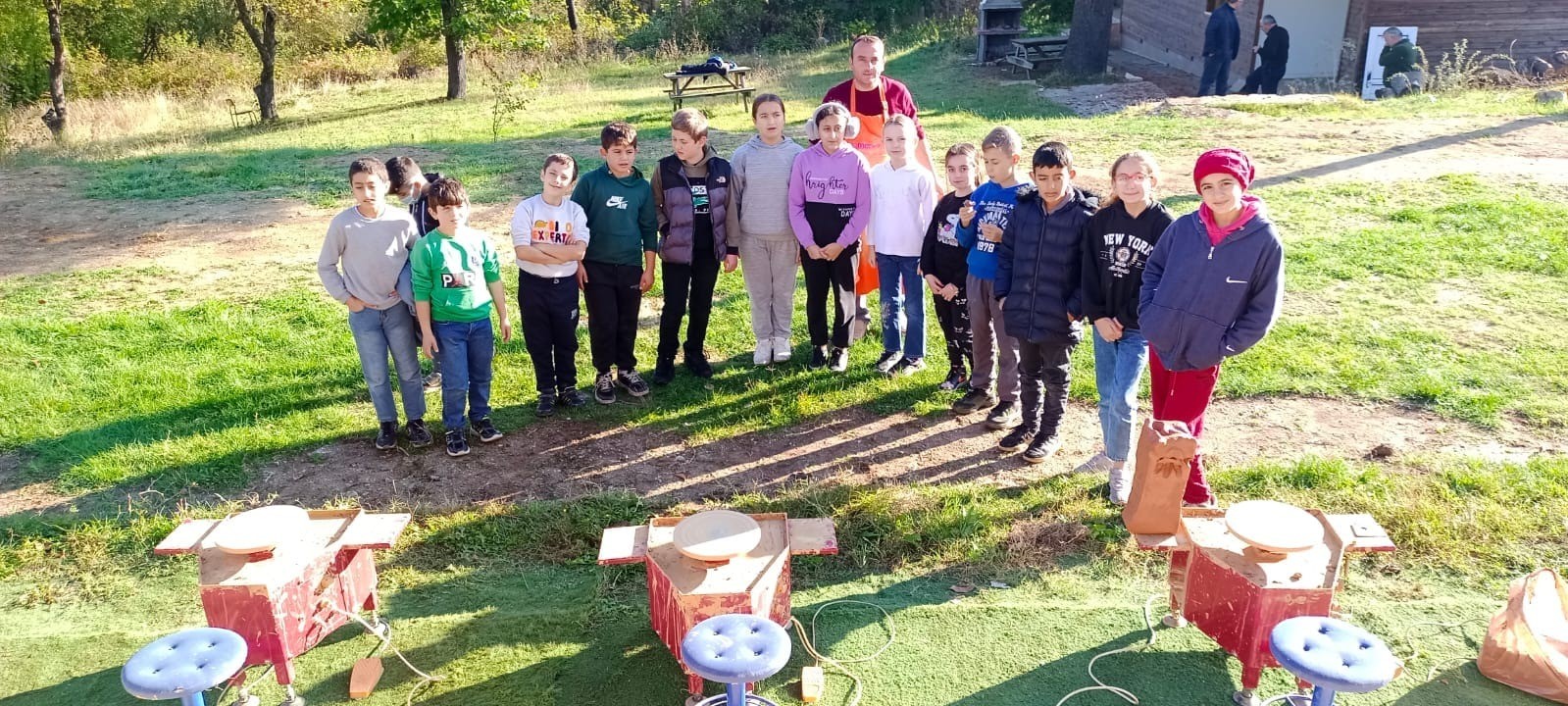 Miniklere  çömlek eğitimi