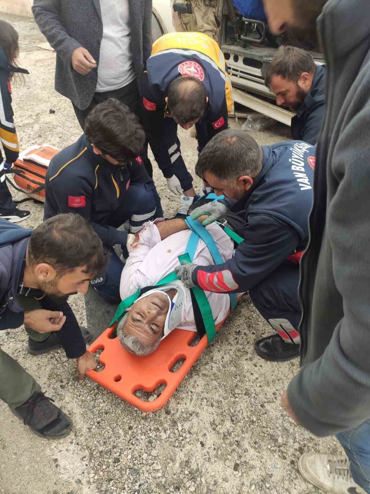 Van’da kanala düşen araçta bulunan 1 kişi öldü