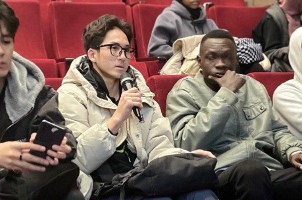 4 dilde oryantasyon eğitimi yapıldı