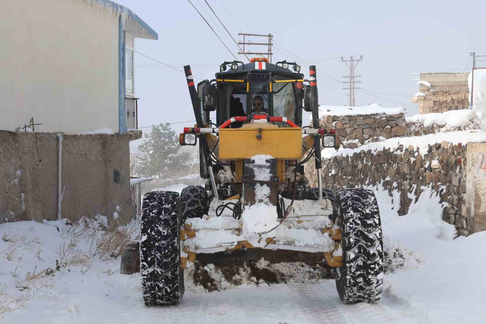 Tipi nedeniyle evinde mahsur kalan diyaliz hastasına İl Özel İdaresi ekipleri yardım etti