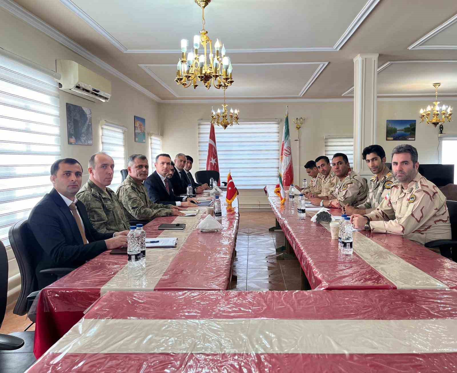 Çaldıran Kaymakamı, İran’da sınır güvenliği toplantısına katıldı