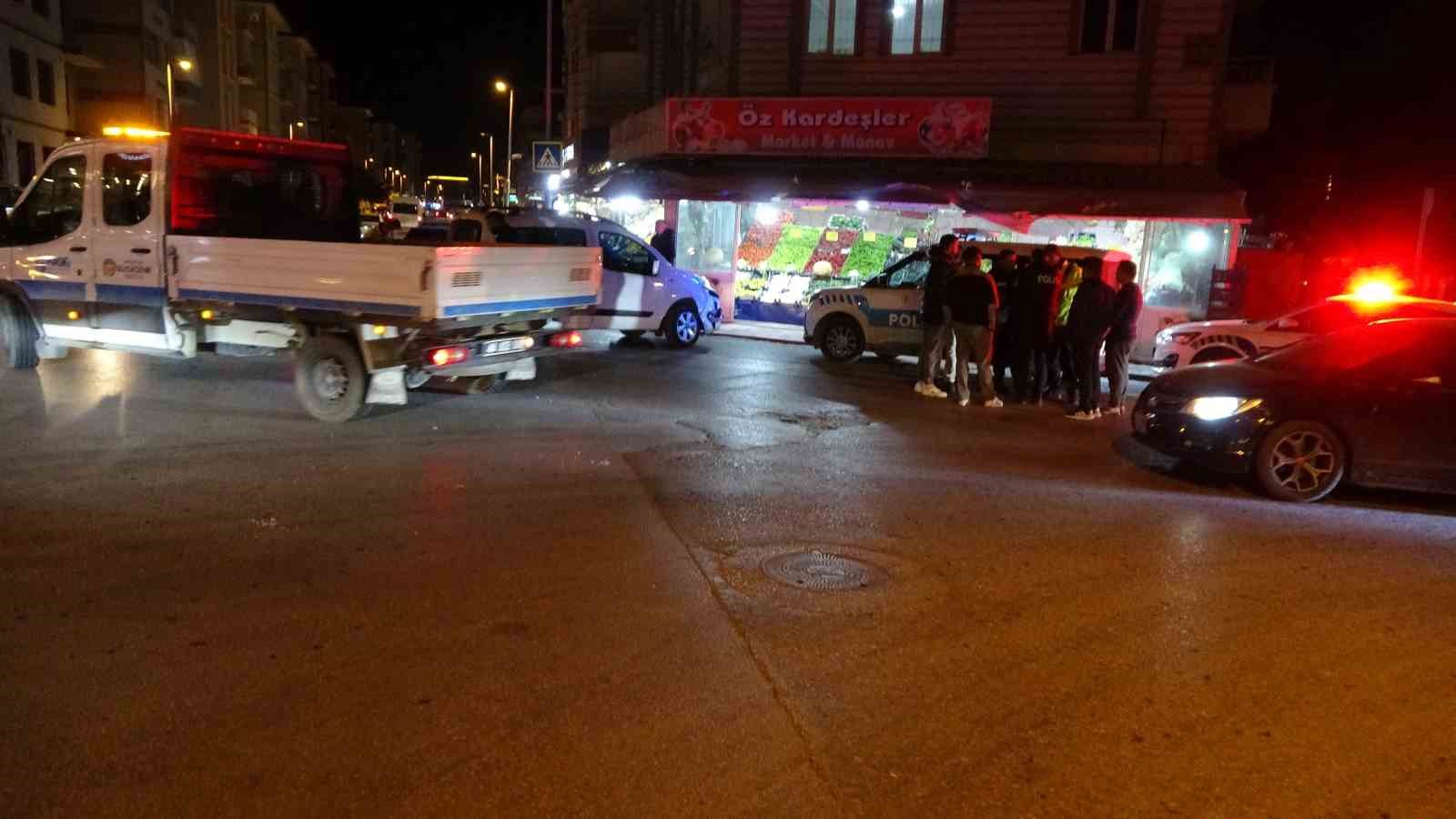 Otomobil ile hafif ticari araç çarpıştı: 1 yaralı