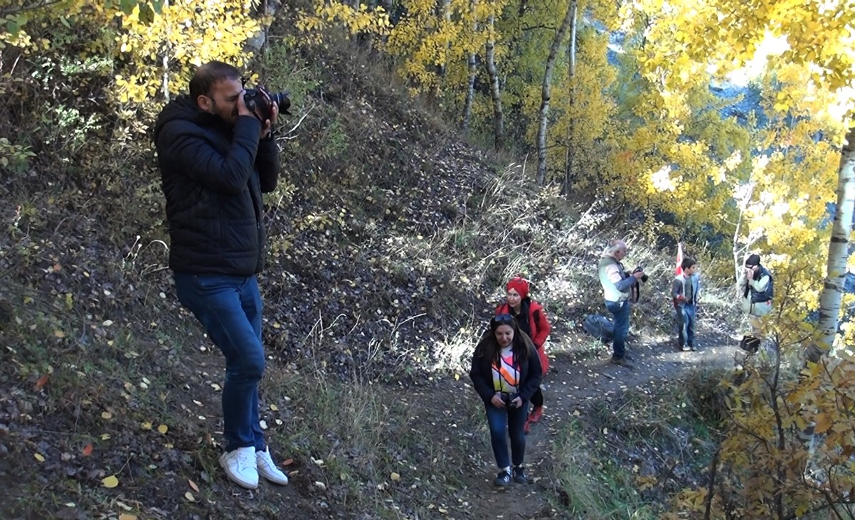 Taş evlerden oluşan Hizan’ın köyleri fotoğraf tutkunlarını ağırlıyor