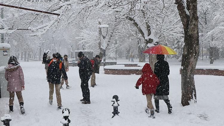 Van’da eğitime kar engeli
