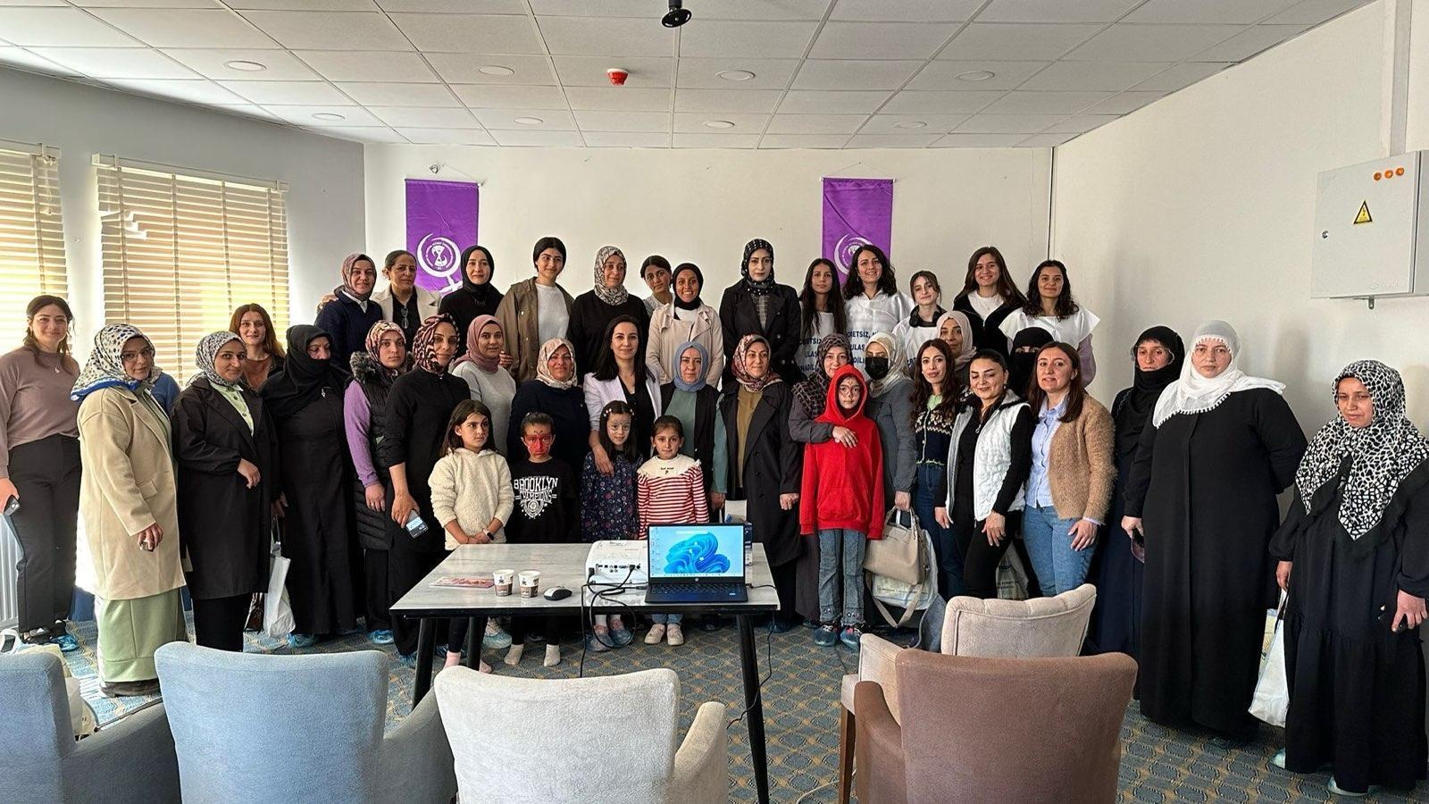 Çaldıran’da meme kanseri semineri